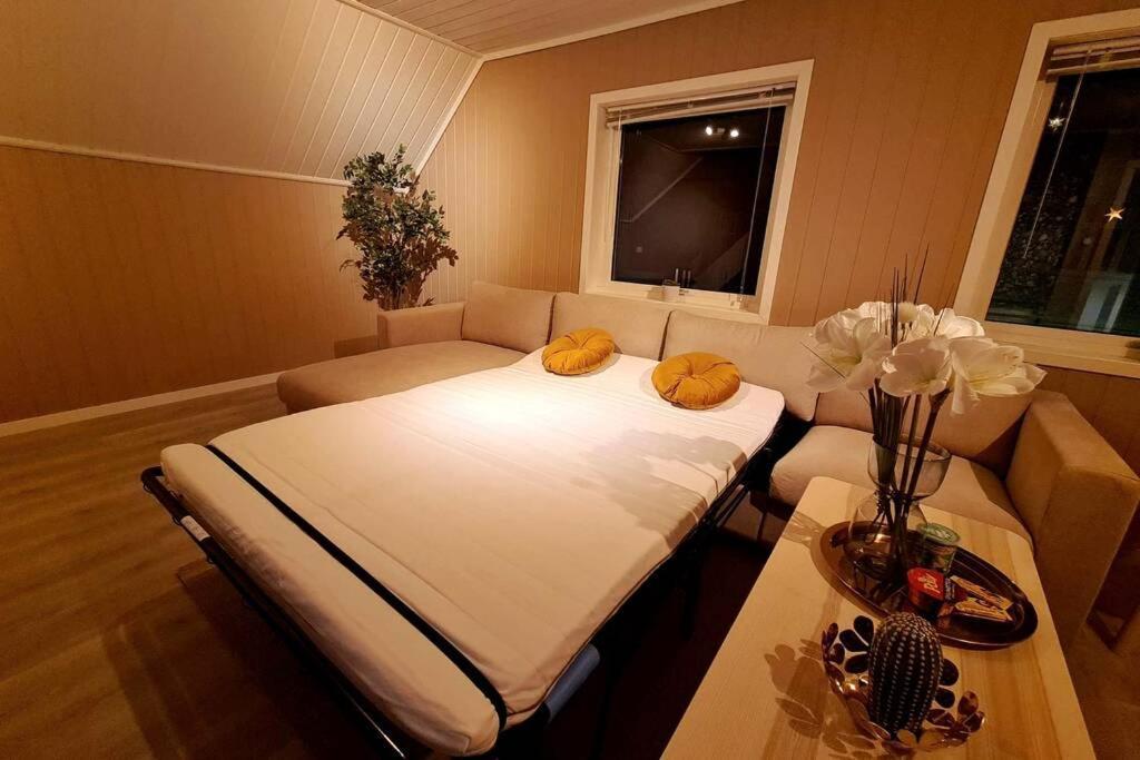 Beautiful 3-bedroom Near City Center Leilighet *