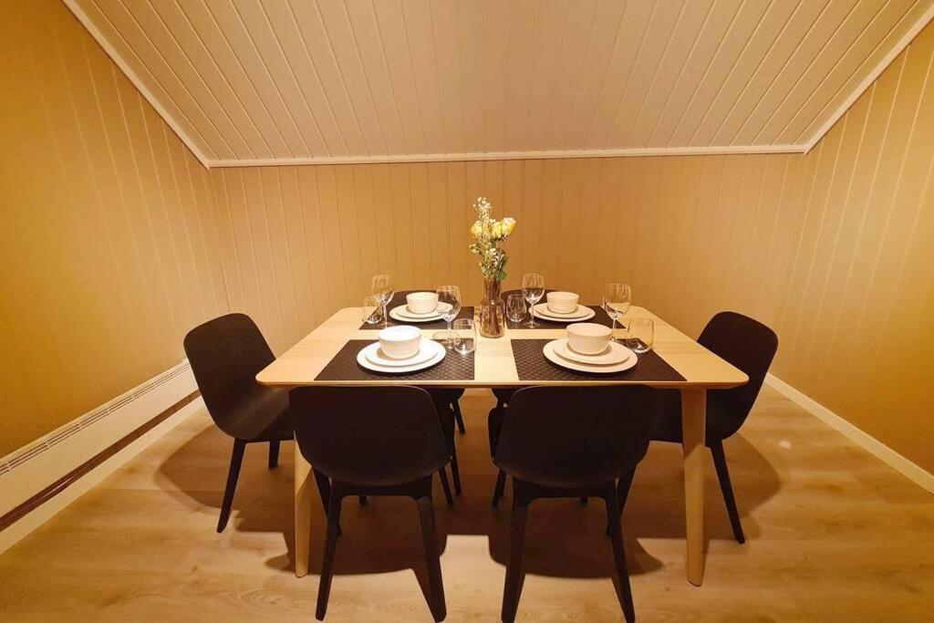 Beautiful 3-bedroom Near City Center Leilighet