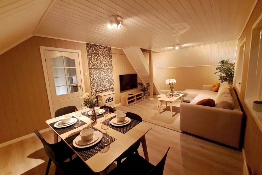 Beautiful 3-bedroom Near City Center Leilighet *
