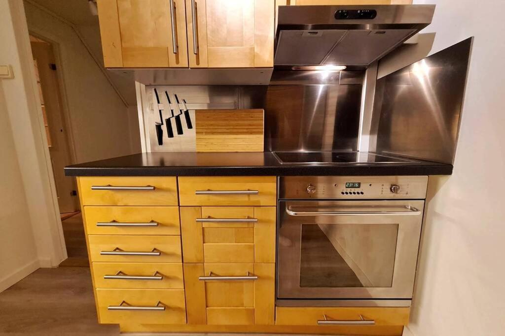 Leilighet Beautiful 3-bedroom Near City Center *